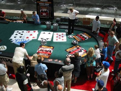 der-groesste-pokertisch